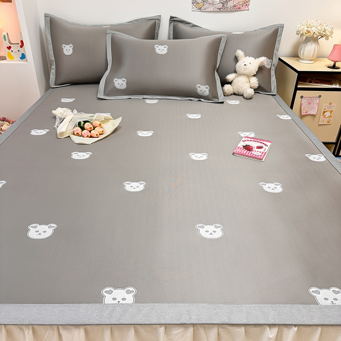 91家纺网 家纺一手货源 找家纺 全季家居 2024新款卡通提花系列PE凉感席 小熊-冰川灰