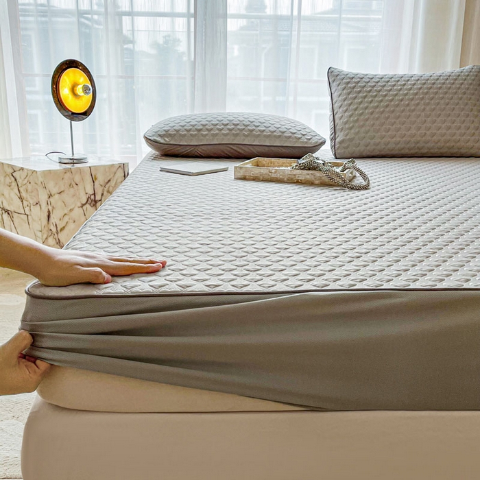 91家纺网 家纺一手货源 找家纺 全季家居 2024新款5A速冷PE简约系列凉豆豆席 爱心-绅士灰-床笠款