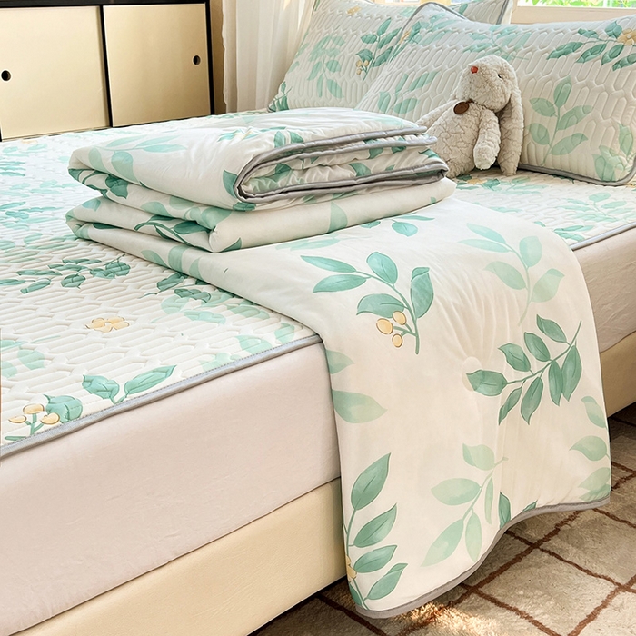 91家纺网 家纺一手货源 找家纺 慕澄家纺 2024新款小版印花0.5乳胶凉席夏被四件套 绿叶