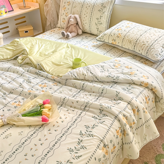 91家纺网 家纺一手货源 找家纺 古吉梦 2024新款冰激凌凉感丝夏被-小清新 凉感丝夏被-碧城春泥+莴苣