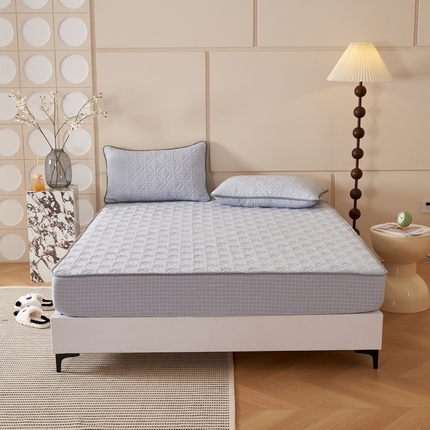 91家纺网 家纺一手货源 找家纺 杜先生 2024新款无印风水洗棉夹棉床笠 浅兰小格