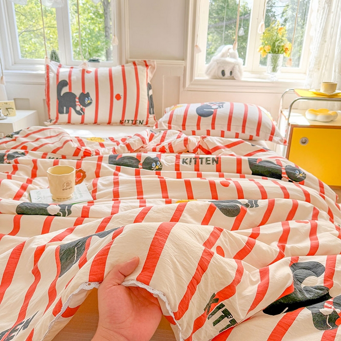 91家纺网 家纺一手货源 找家纺 创优家纺  2025新款A类皱皱纱小花边夏被 红小喵