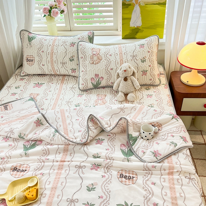 91家纺网 家纺一手货源 找家纺 慕澄家纺 2024新款小版印花0.5乳胶凉席夏被四件套 洛丽塔