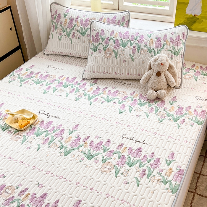 91家纺网 家纺一手货源 找家纺 慕澄家纺 2024新款小版印花0.5乳胶凉席系列 紫色浪漫