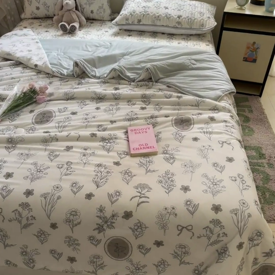 91家纺网 家纺一手货源 找家纺 古吉梦 2024新款冰激凌凉感丝夏被-小清新 凉感丝夏被-芭提雅+浅灰