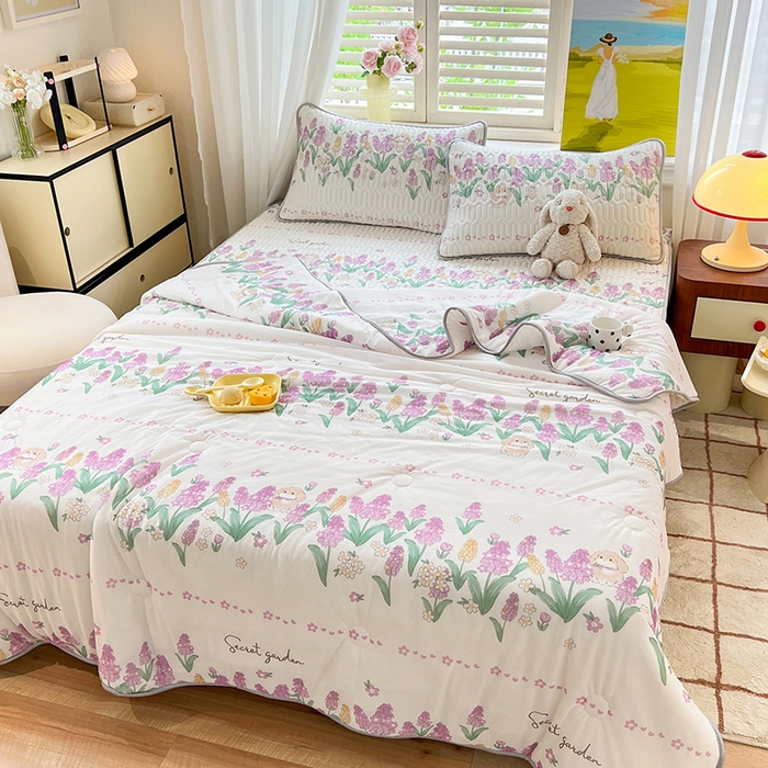 91家纺网 家纺一手货源 找家纺 慕澄家纺 2024新款小版印花0.5乳胶凉席夏被四件套 紫色浪漫