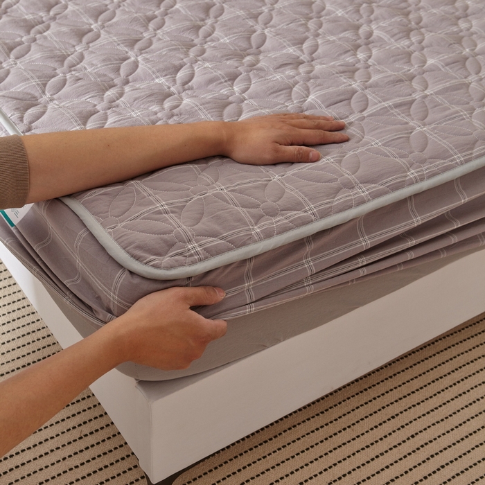 91家纺网 家纺一手货源 找家纺 杜先生 2024新款无印风水洗棉夹棉床笠 浅灰大格