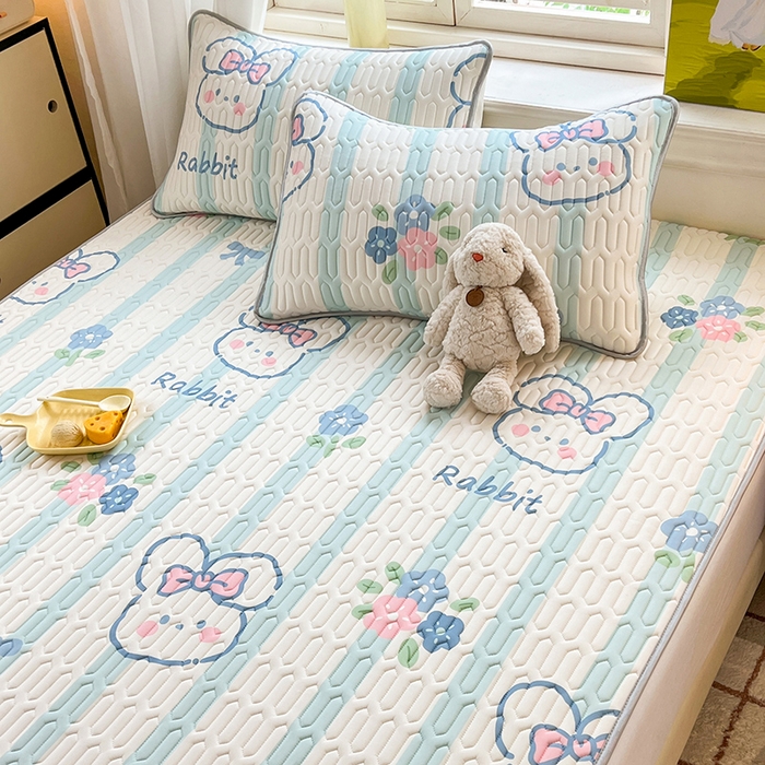 91家纺网 家纺一手货源 找家纺 慕澄家纺 2024新款小版印花0.5乳胶凉席系列 条纹兔