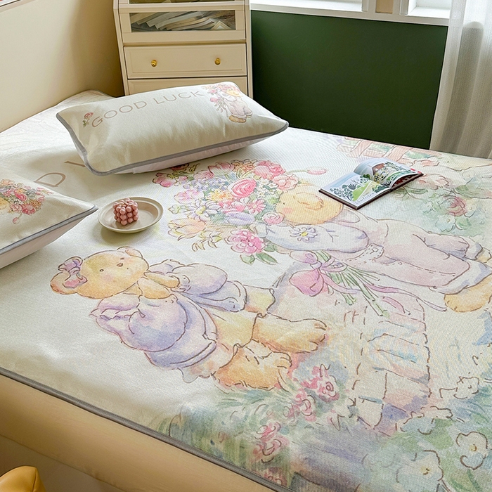 91家纺网 家纺一手货源 找家纺 萝莉家纺 2024新款大版印花冰丝凉席床席床笠款 送你一个春天-平席款