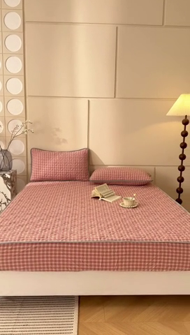 91家纺网 家纺一手货源 找家纺 杜先生 2024新款无印风水洗棉夹棉床笠 粉小格