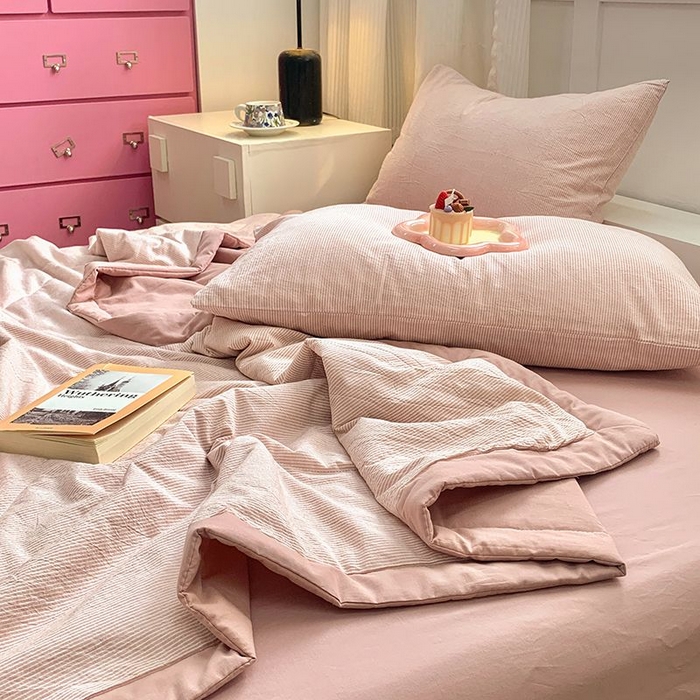 91家纺网 家纺一手货源 找家纺 水洗的故事2025新款A类色织水洗棉丝夏被四件套系列 密条粉