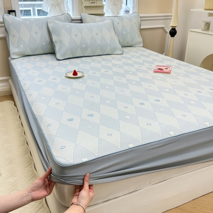 91家纺网 家纺一手货源 找家纺 全季家居 2024新款5A速冷PE小动物系列凉豆豆席 千鸟格-天蓝-床笠款