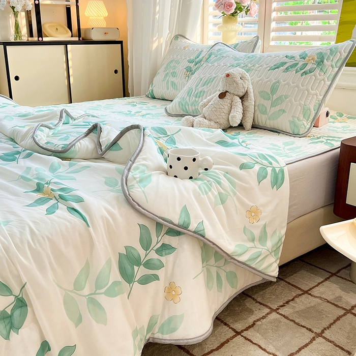 91家纺网 家纺一手货源 找家纺 慕澄家纺 2024新款小版印花0.5乳胶凉席夏被四件套 绿叶