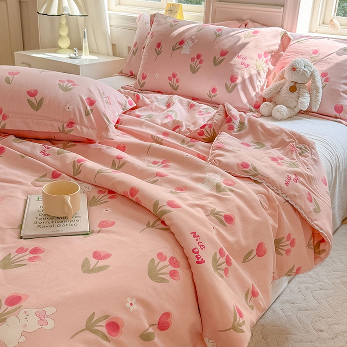 91家纺网 家纺一手货源 找家纺 创优家纺  2025新款A类皱皱纱小花边夏被 甜茶日记