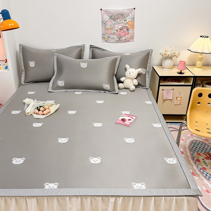 91家纺网 家纺一手货源 找家纺 全季家居 2024新款卡通提花系列PE凉感席 小熊-冰川灰