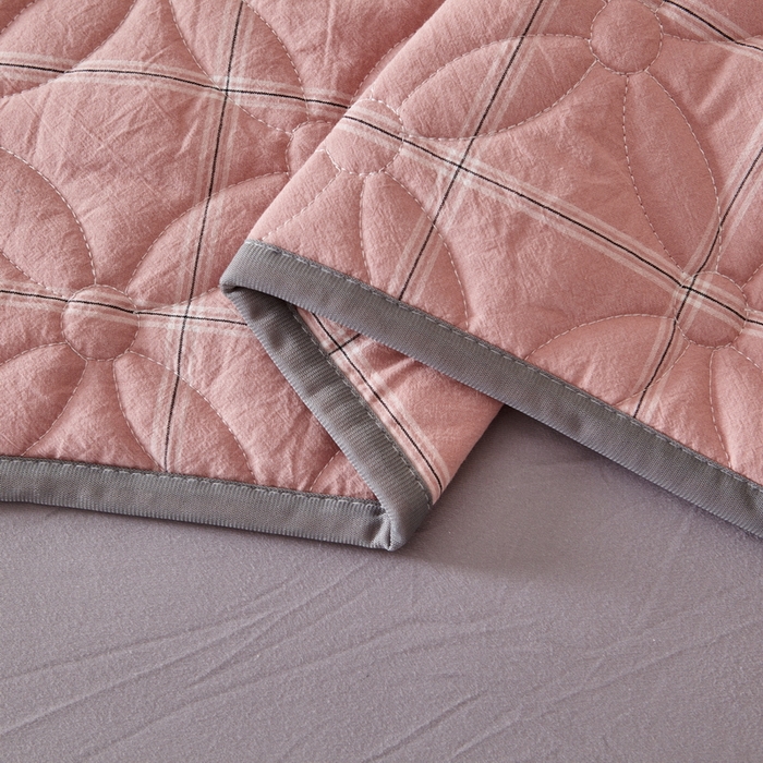 91家纺网 家纺一手货源 找家纺 杜先生 2024新款无印风水洗棉夹棉床笠 蜜粉大格