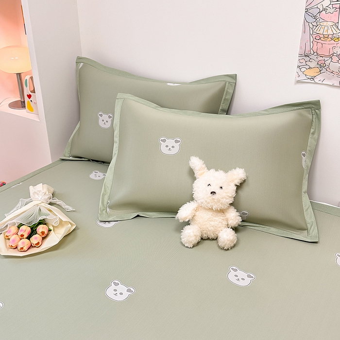 91家纺网 家纺一手货源 找家纺 全季家居 2024新款卡通提花系列PE凉感席 小熊-清新绿