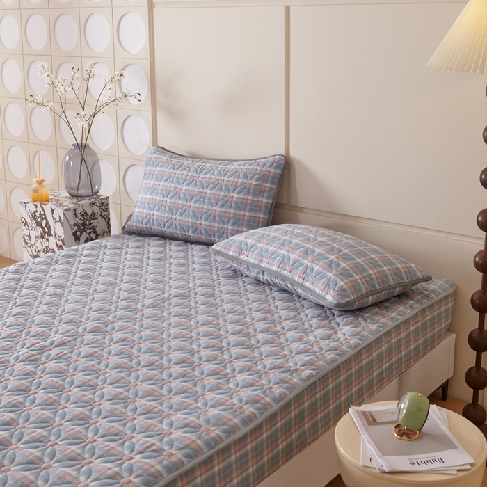 91家纺网 家纺一手货源 找家纺 杜先生 2024新款无印风水洗棉夹棉床笠 浅蓝中格