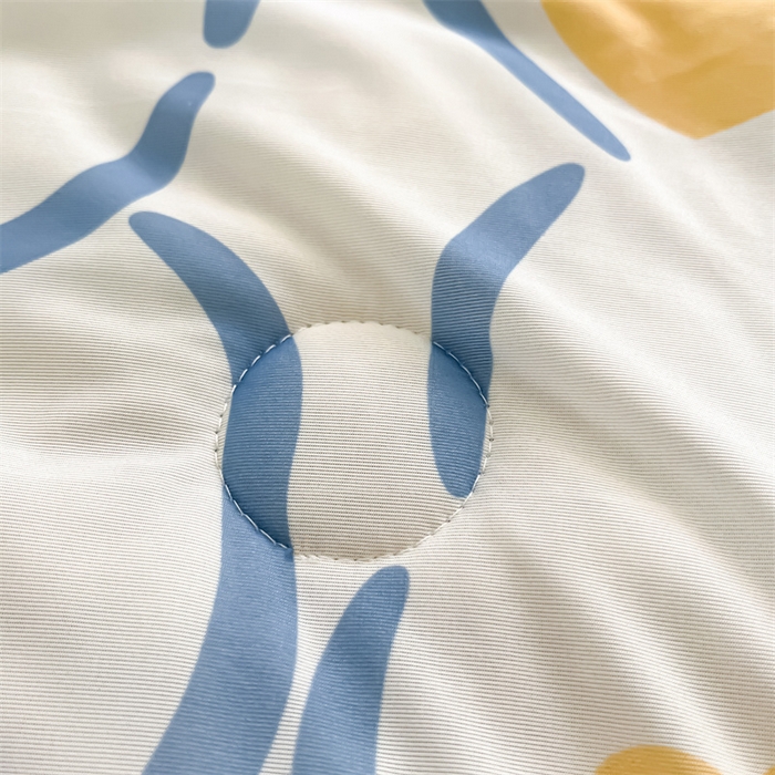 91家纺网 家纺一手货源 找家纺 古吉梦 2024新款冰激凌凉感丝夏被-小清新 凉感丝夏被-波波熊-蓝+天兰