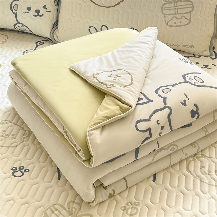 91家纺网 家纺一手货源 找家纺 古吉梦 2024新款冰激凌凉感丝夏被-小清新 凉感丝夏被-奶油布丁+莴苣