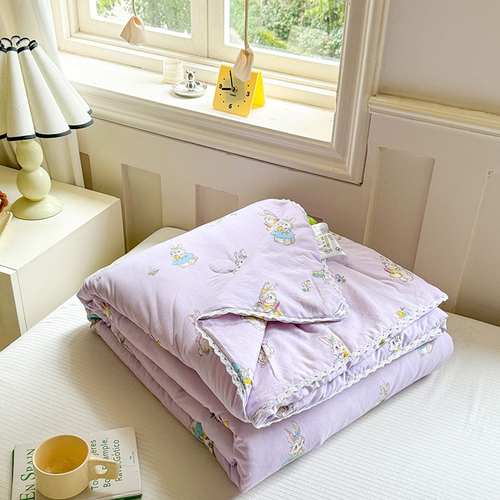 91家纺网 家纺一手货源 找家纺 创优家纺  2025新款A类皱皱纱小花边夏被 星黛兔