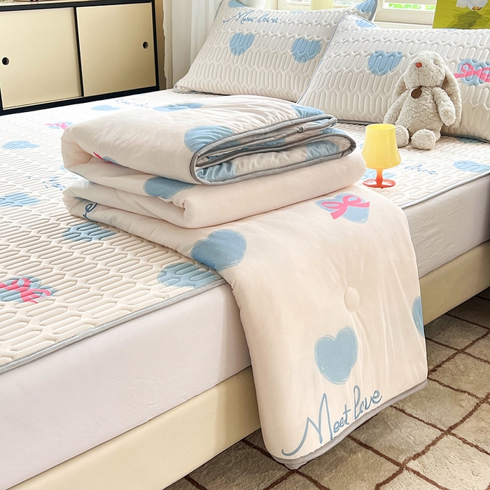 91家纺网 家纺一手货源 找家纺 慕澄家纺 2024新款小版印花0.5乳胶凉席夏被四件套 心情