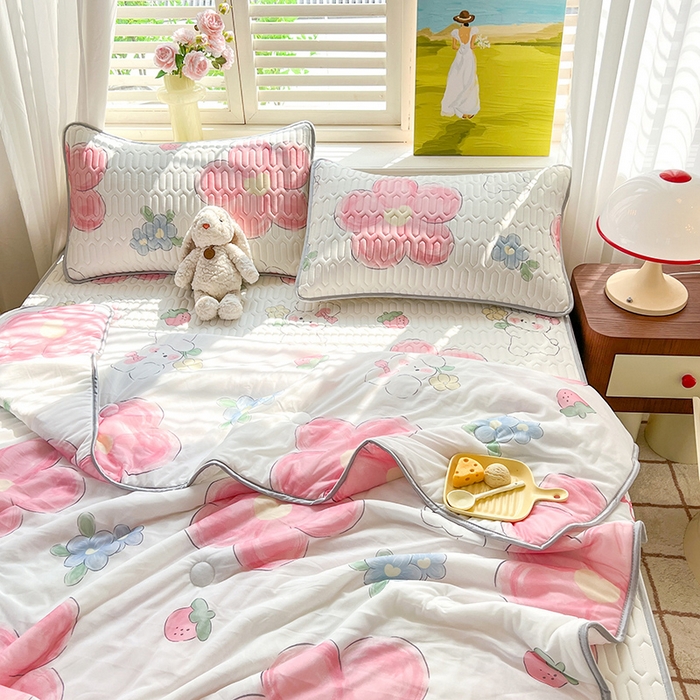 91家纺网 家纺一手货源 找家纺 慕澄家纺 2024新款小版印花0.5乳胶凉席夏被四件套 心花怒放