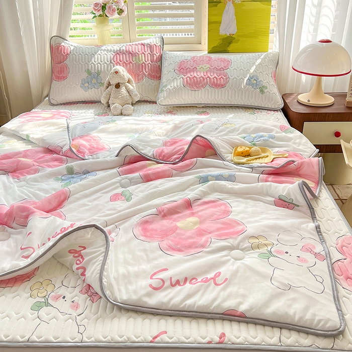 91家纺网 家纺一手货源 找家纺 慕澄家纺 2024新款小版印花0.5乳胶凉席夏被四件套 心花怒放