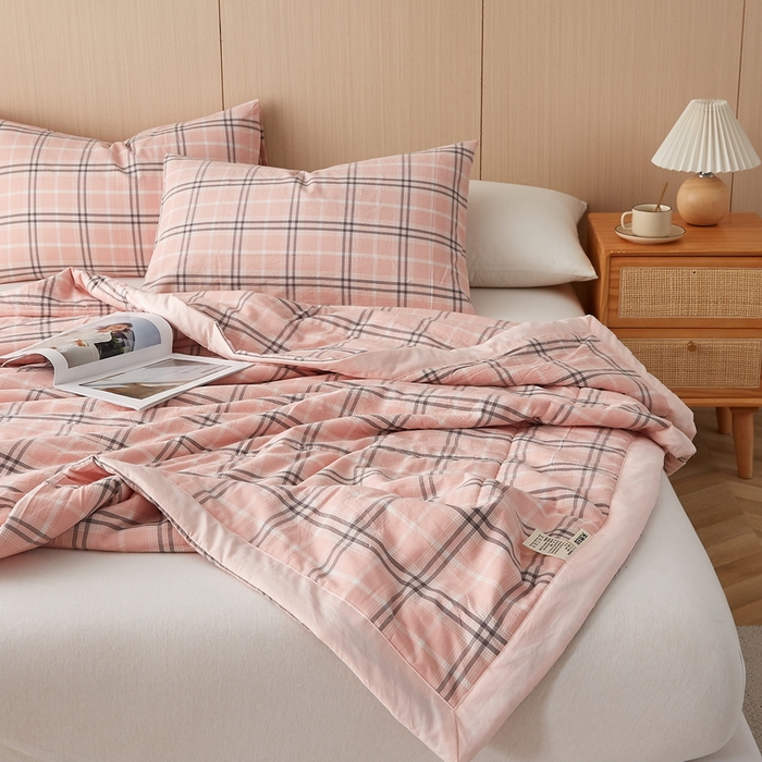 91家纺网 家纺一手货源 找家纺 猎鹿人家纺 2024新款水洗棉棉花夏被 乔南-粉