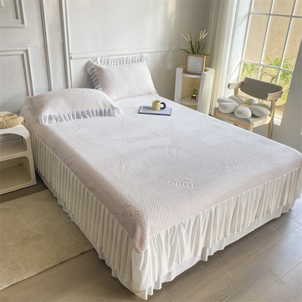 91家纺网 家纺一手货源 找家纺 （总）卡初家居（原微来） 2025新款A类抗菌凉豆豆床裙款凉席--皇冠系列