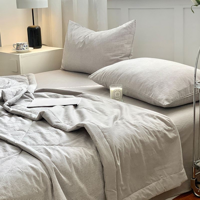 91家纺网 家纺一手货源 找家纺 水洗的故事2025新款A类色织水洗棉丝夏被四件套系列 密条灰