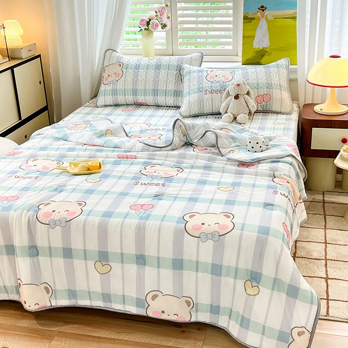 91家纺网 家纺一手货源 找家纺 慕澄家纺 2024新款小版印花0.5乳胶凉席夏被四件套 格子熊