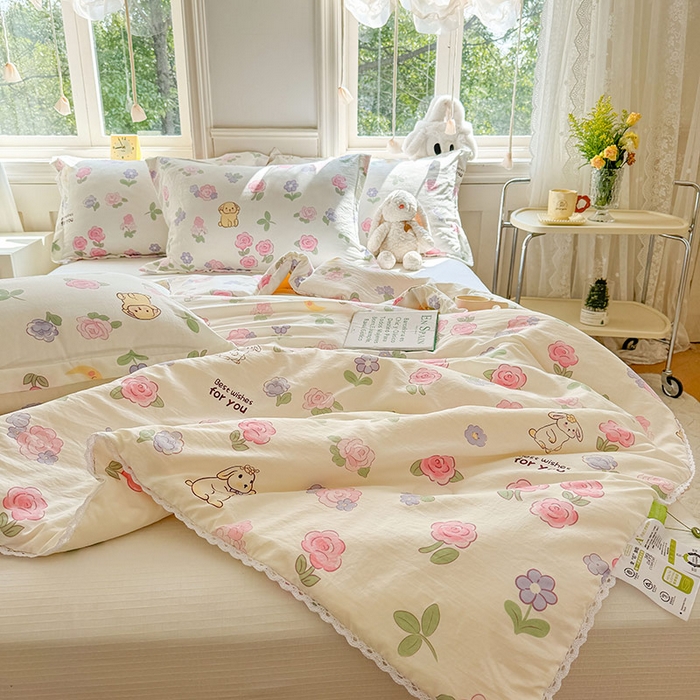 91家纺网 家纺一手货源 找家纺 创优家纺  2025新款A类皱皱纱小花边夏被 馥郁鲜花