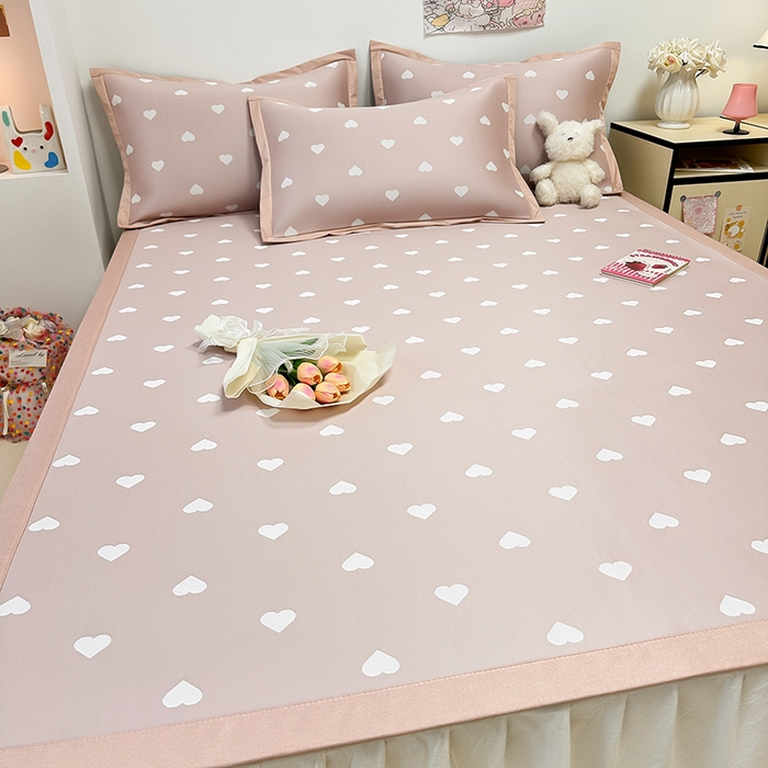 91家纺网 家纺一手货源 找家纺 全季家居 2024新款卡通提花系列PE凉感席 爱心-山茶粉