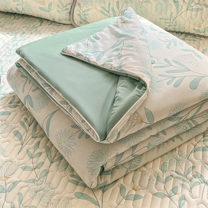 91家纺网 家纺一手货源 找家纺 古吉梦 2024新款冰激凌凉感丝夏被-小清新 凉感丝夏被-绿风玲+浅绿