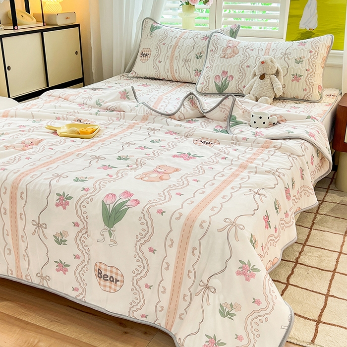 91家纺网 家纺一手货源 找家纺 慕澄家纺 2024新款小版印花0.5乳胶凉席夏被四件套 洛丽塔