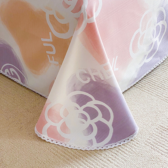 91家纺网 家纺一手货源 找家纺 萌宝老粗布毛绒玩具 2025新款原棉老粗布印花床单系列细纱帆布软凉席三枚段条花边款 爱丽丝粉