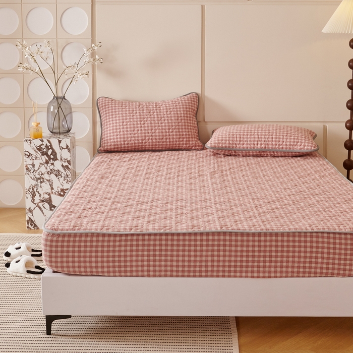 91家纺网 家纺一手货源 找家纺 杜先生 2024新款无印风水洗棉夹棉床笠 粉小格