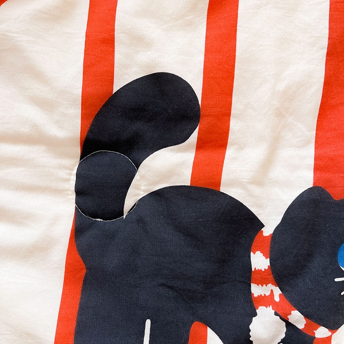 91家纺网 家纺一手货源 找家纺 创优家纺  2025新款A类皱皱纱小花边夏被 红小喵