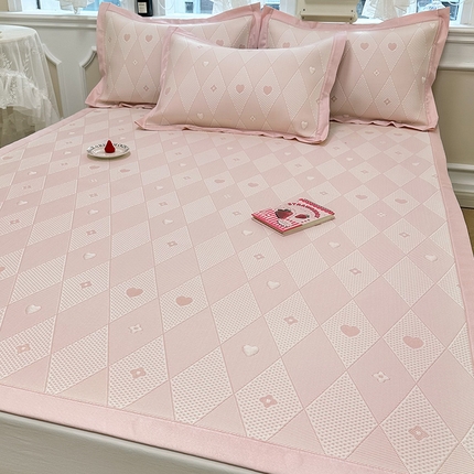 91家纺网 家纺一手货源 找家纺 全季家居 2024新款5A速冷PE小动物系列凉豆豆席 千鸟格-桃粉-床席款