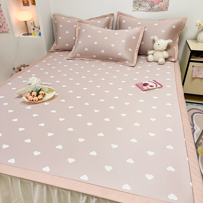 91家纺网 家纺一手货源 找家纺 全季家居 2024新款卡通提花系列PE凉感席 爱心-山茶粉