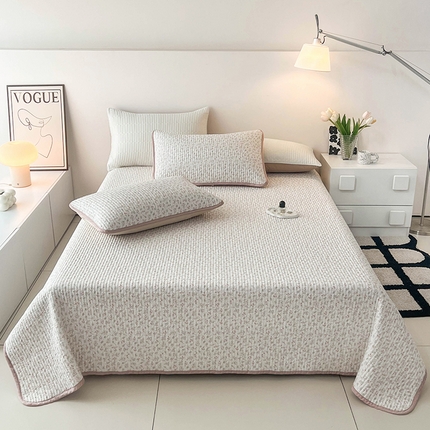 91家纺网 家纺一手货源 找家纺 茉夕 2024新款天丝印花床盖 飘零粉