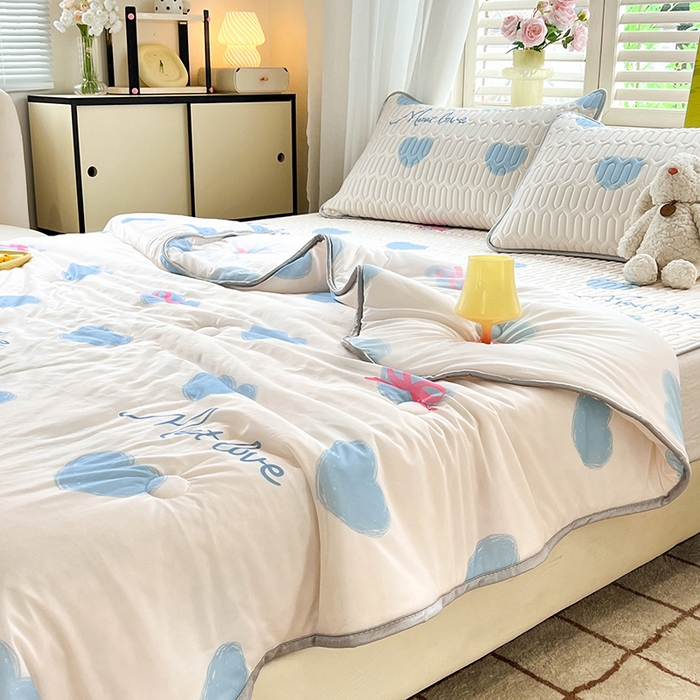 91家纺网 家纺一手货源 找家纺 慕澄家纺 2024新款小版印花0.5乳胶凉席夏被四件套 心情