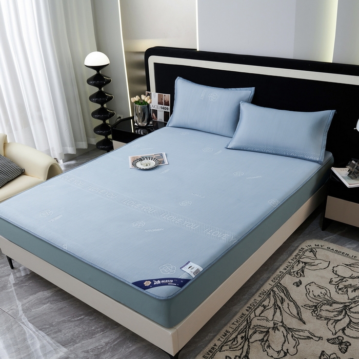 91家纺网 家纺一手货源 找家纺 宜派家纺 2024新款凉感丝刺绣凉席三件套 小花-蓝-床笠