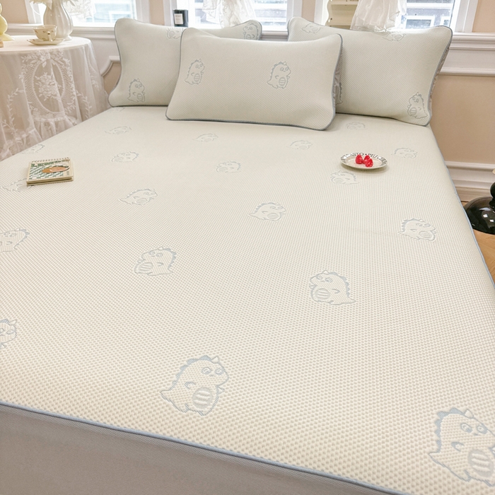 91家纺网 家纺一手货源 找家纺 全季家居 2024新款5A速冷PE小动物系列凉豆豆席 小恐龙-天蓝-床笠款