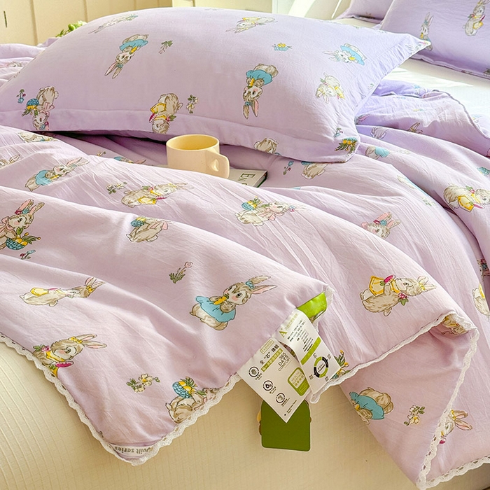 91家纺网 家纺一手货源 找家纺 创优家纺  2025新款A类皱皱纱小花边夏被 星黛兔