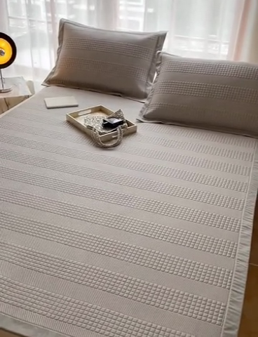 91家纺网 家纺一手货源 找家纺 全季家居 2024新款5A速冷PE简约系列凉豆豆席 格调-浅灰-床席款