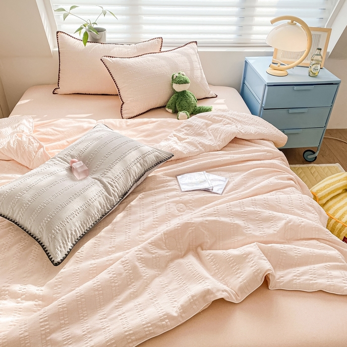 91家纺网 家纺一手货源 找家纺 羋多 2024新款泡泡棉夏被 奶豆沙