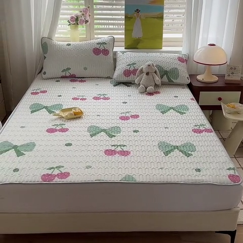 91家纺网 家纺一手货源 找家纺 慕澄家纺 2024新款小版印花0.5乳胶凉席系列 粉樱桃