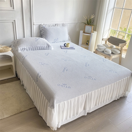 91家纺网 家纺一手货源 找家纺 （总）卡初家居（原微来） 2025新款A类抗菌凉豆豆床裙款凉席--皇冠系列